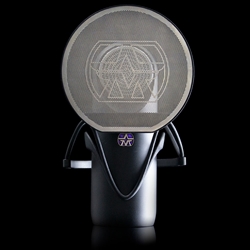 Aston AST-ELEMENT Side-fire single pattern cardioid microphone. Includes schock-mount and popfilter.